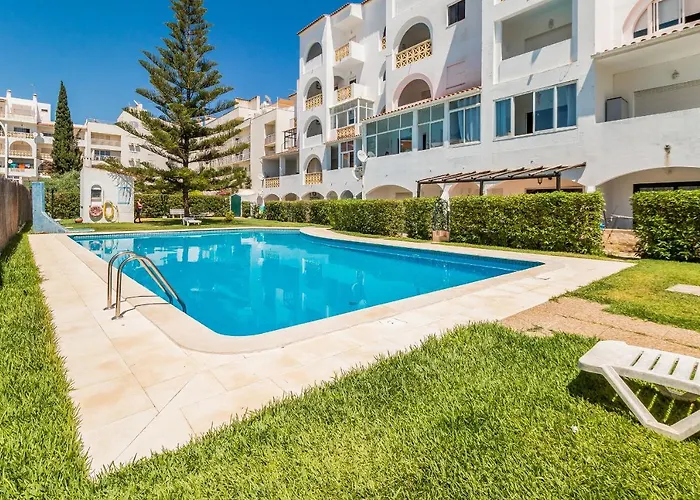 Areyas Pool By Alzira