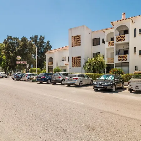 Areyas Pool By Alzira *