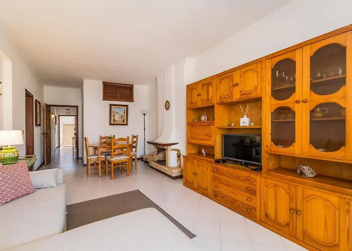 Areyas Pool By Alzira Albufeira