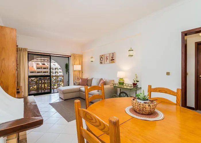 Areyas Pool By Alzira البوفيرا